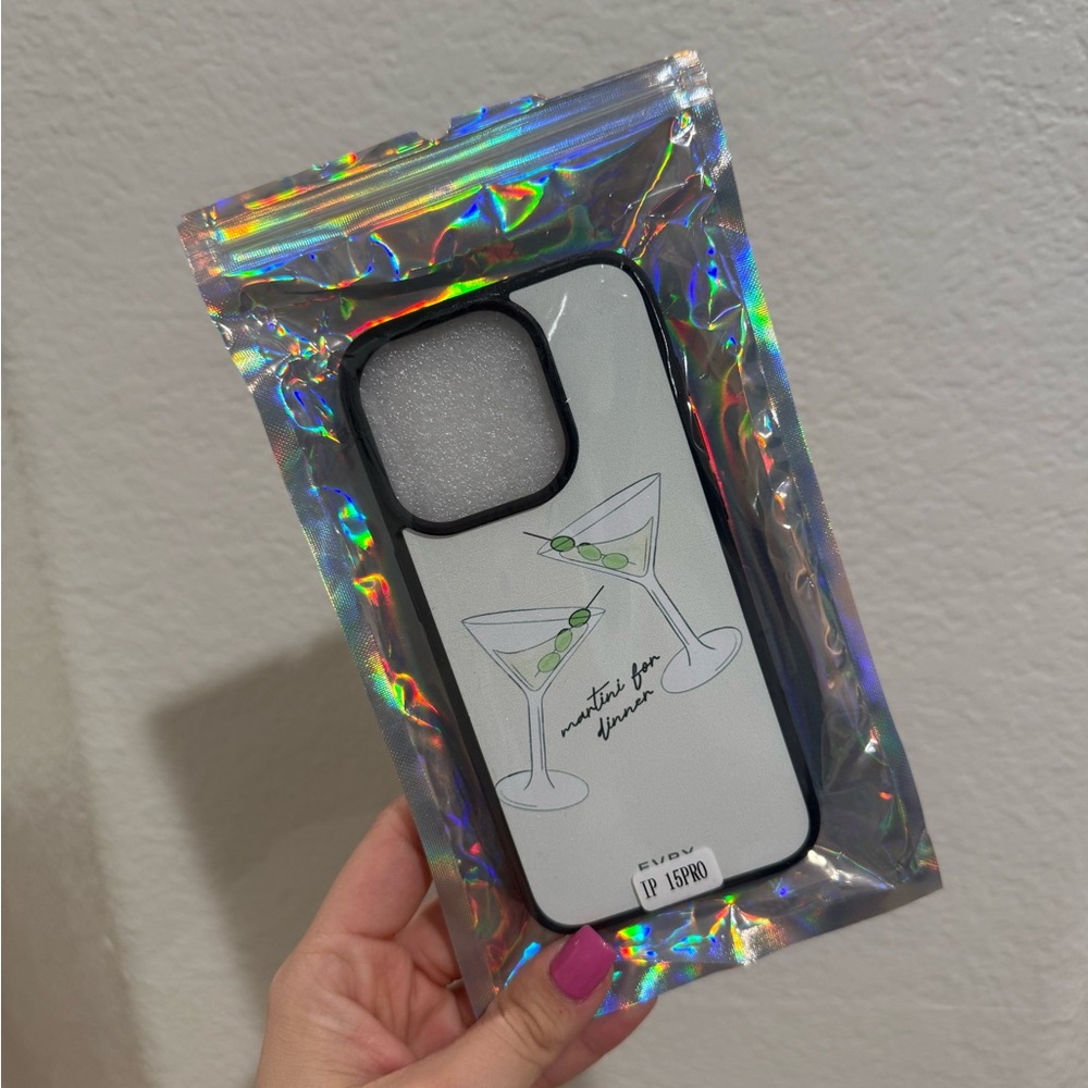Stylish White iPhone 15 Pro Case with Martini Design